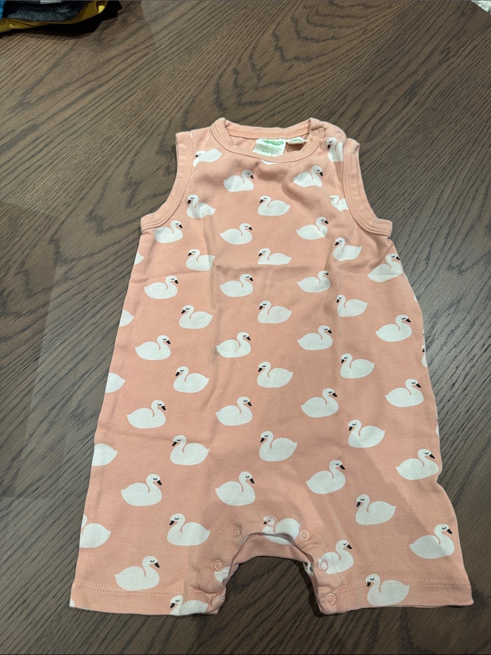 Sleeveless Swan Print Romper - Pink